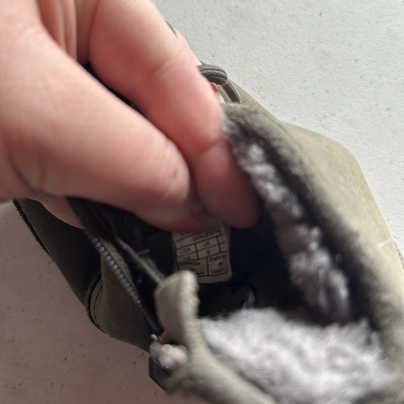 Ugg Neumel II Unisex Youth Charcoal Gray Lace Up Boots Waterproof Size 10 USED - Picture 11 of 13